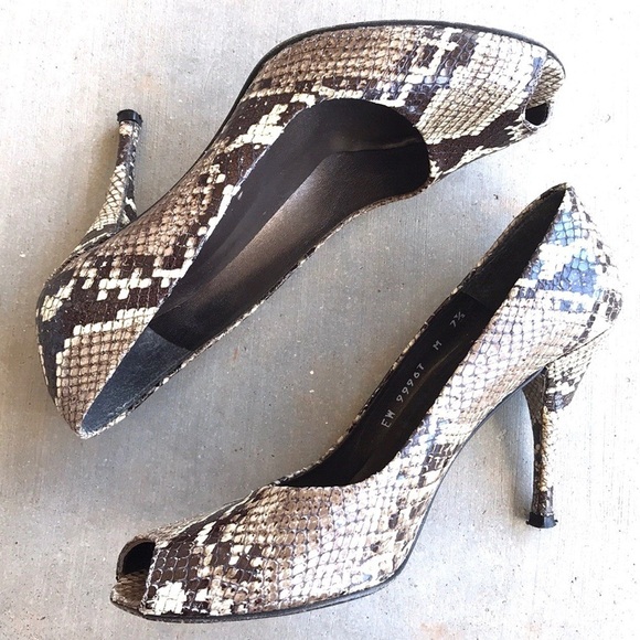 Stuart Weitzman Snakeskin Peep Toe Kitten Heels - Picture 1 of 8